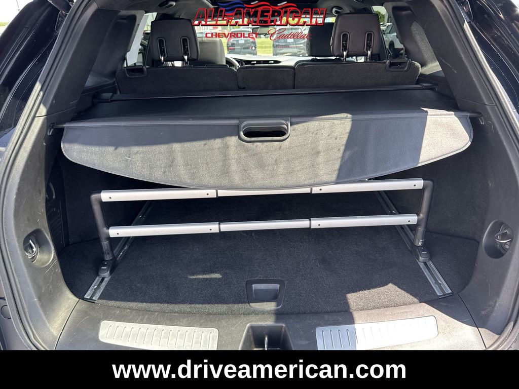 Vehicle image 31 of 33
