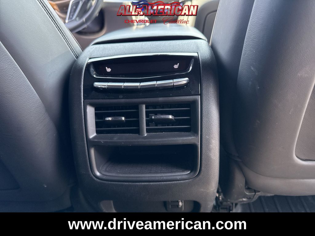 Vehicle image 23 of 33