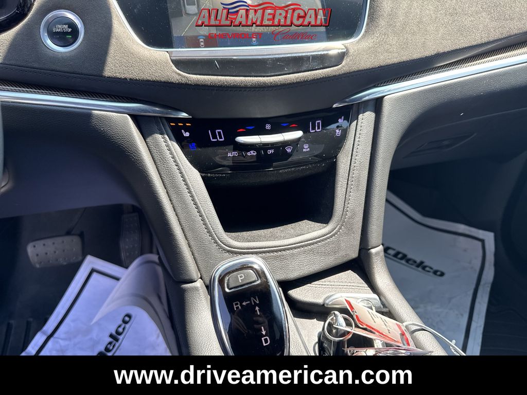 Vehicle image 28 of 33