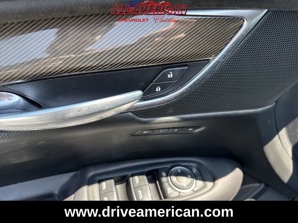 Vehicle image 29 of 33