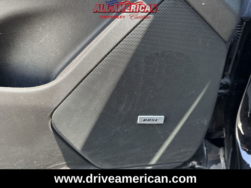 Vehicle image 25 of 33