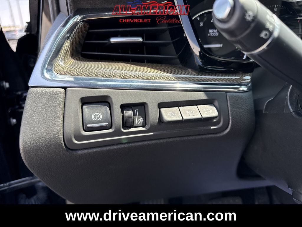 Vehicle image 21 of 33