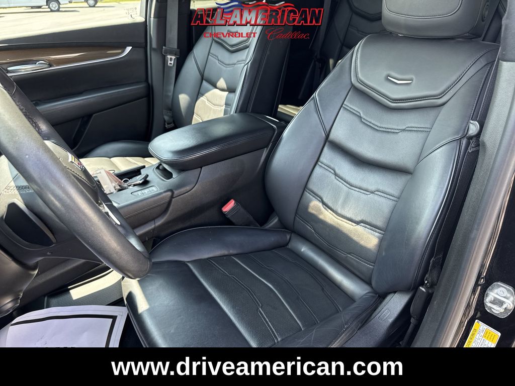 Vehicle image 15 of 33