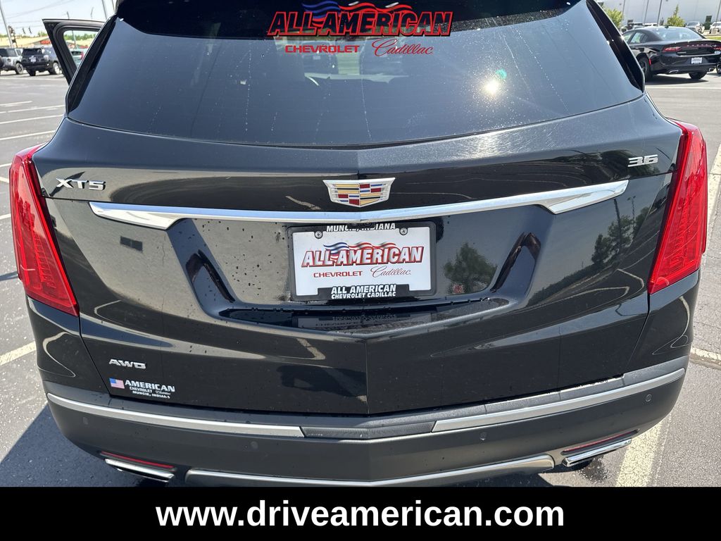 Vehicle image 32 of 33