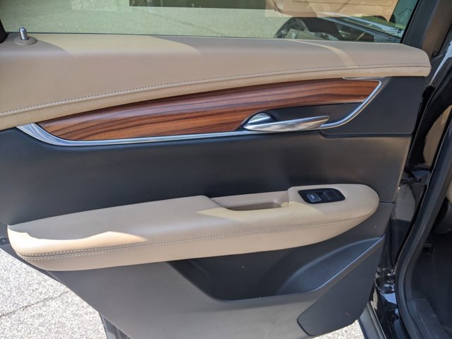 Vehicle image 28 of 40