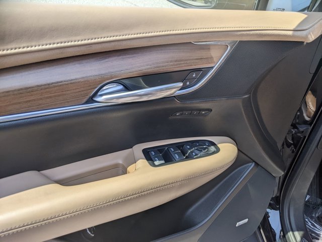 Vehicle image 29 of 40