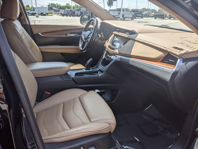 Vehicle image 16 of 40