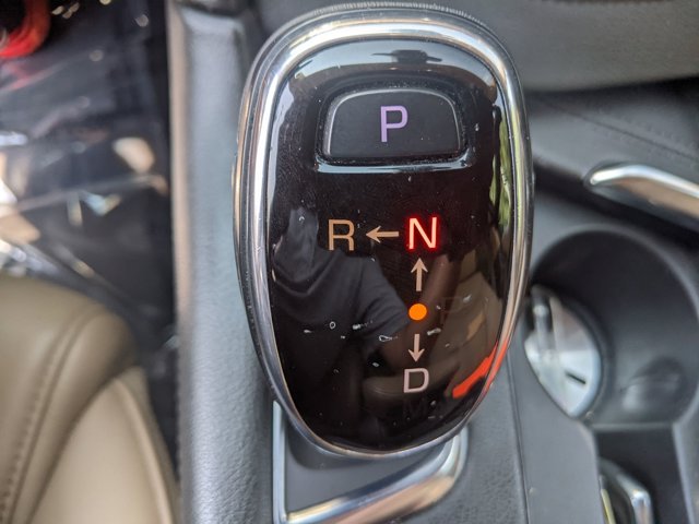 Vehicle image 34 of 40