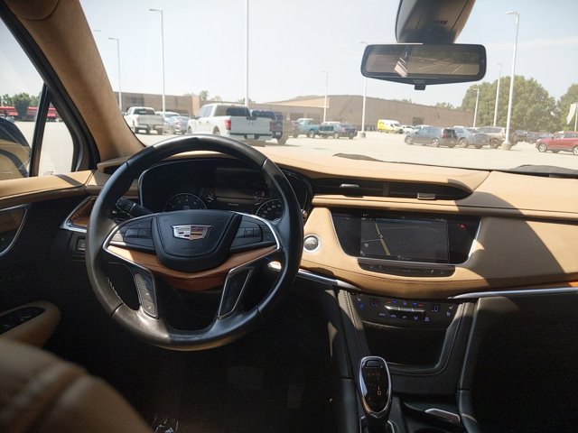 Vehicle image 17 of 40