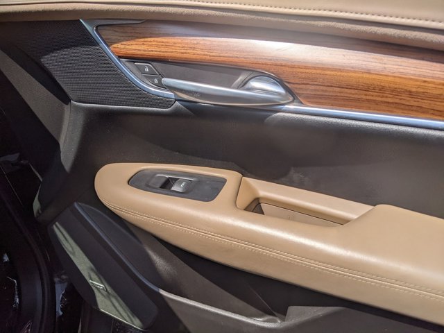 Vehicle image 33 of 40
