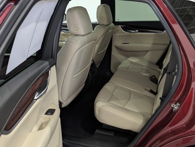 Vehicle image 21 of 35