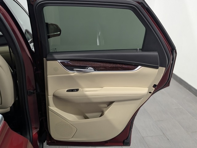 Vehicle image 27 of 35