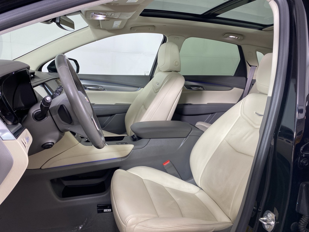 Vehicle image 11 of 35