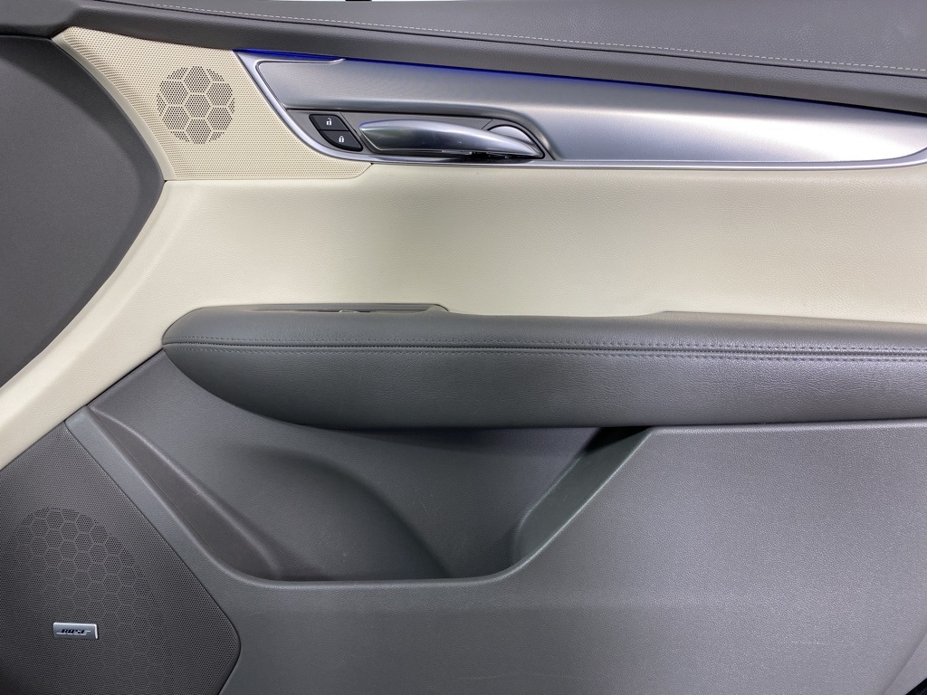 Vehicle image 29 of 35