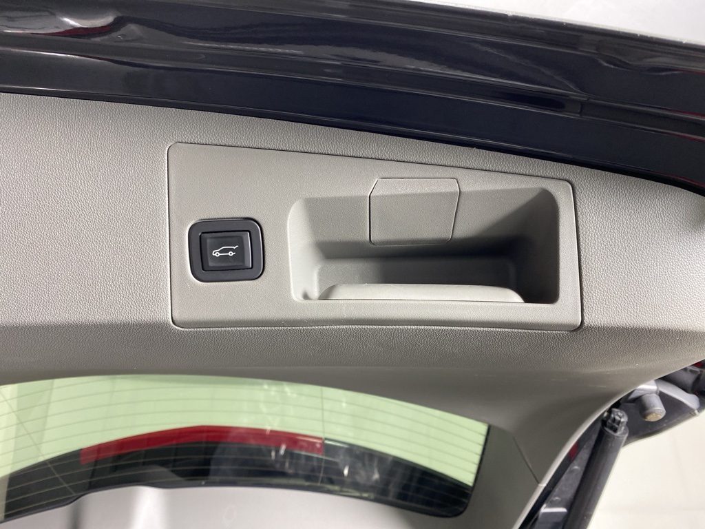 Vehicle image 27 of 35