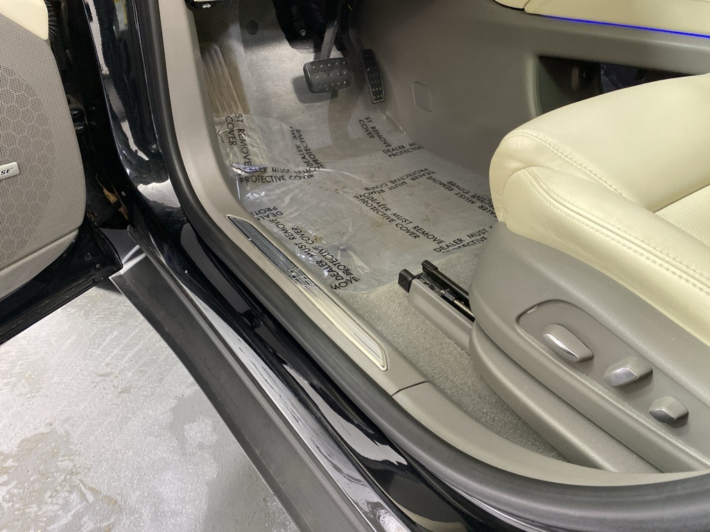 Vehicle image 22 of 35