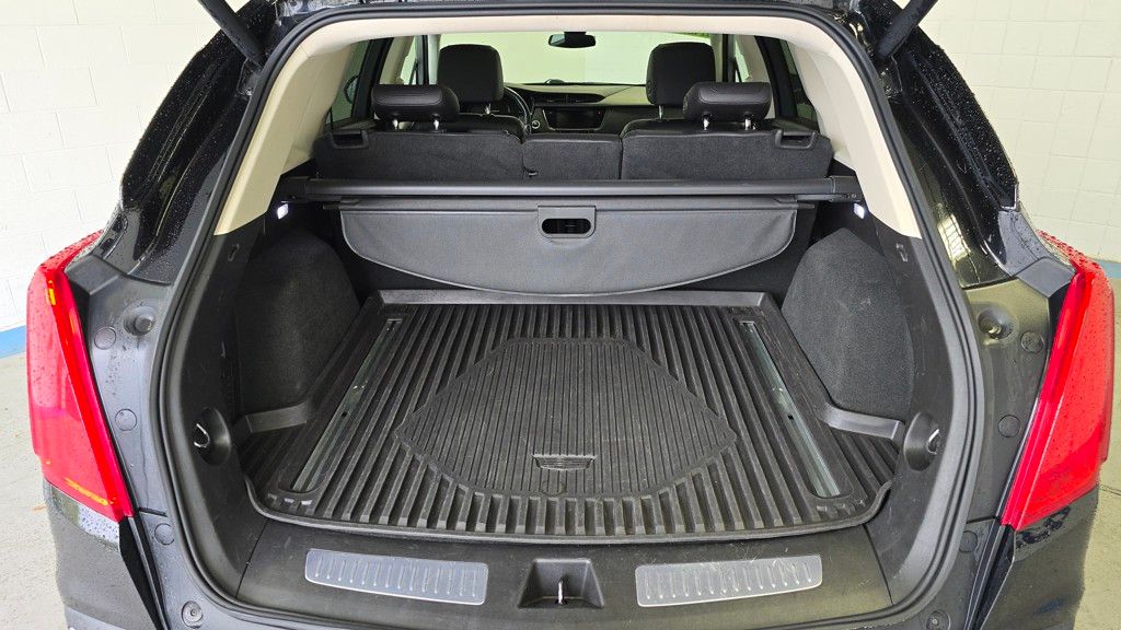 Vehicle image 29 of 32