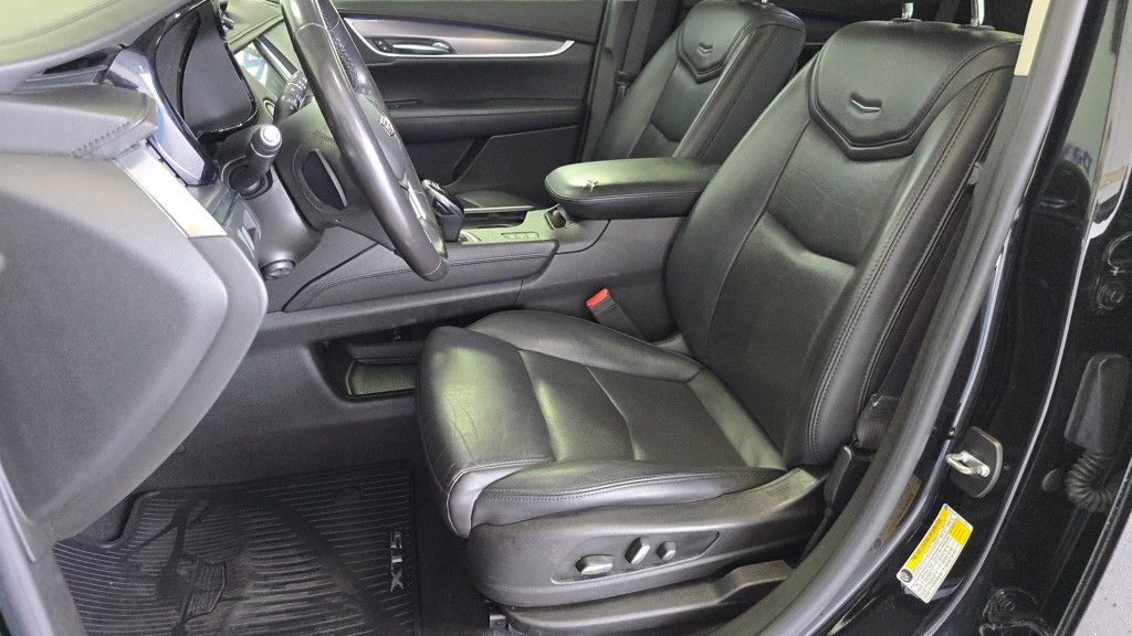 Vehicle image 9 of 32