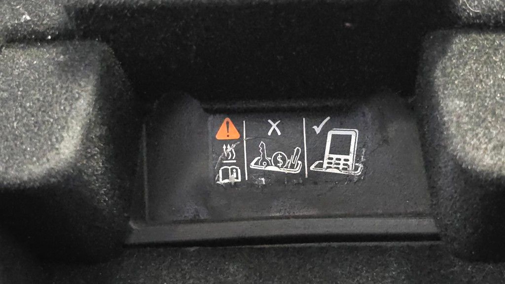 Vehicle image 21 of 32