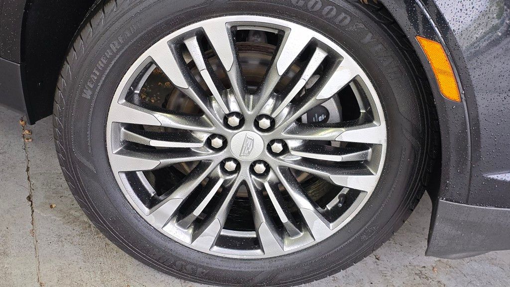 Vehicle image 26 of 32