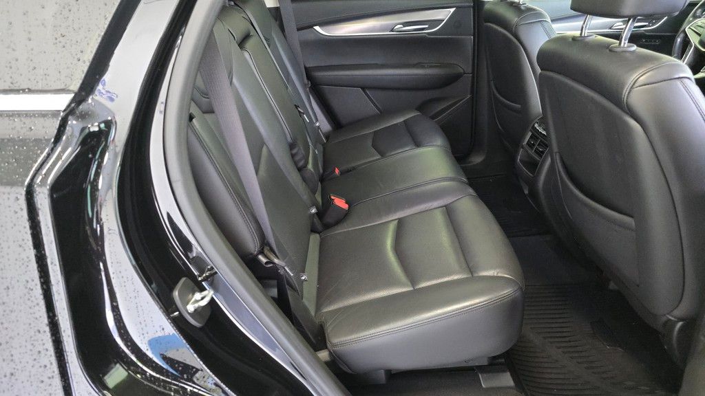 Vehicle image 16 of 32