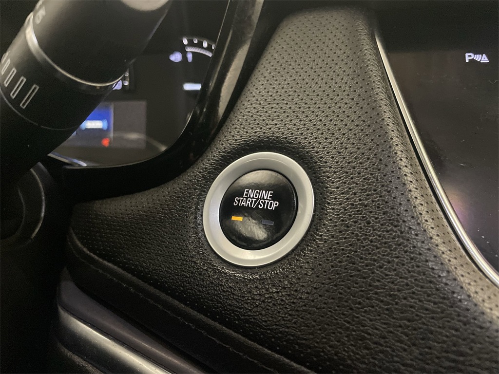 Vehicle image 11 of 32