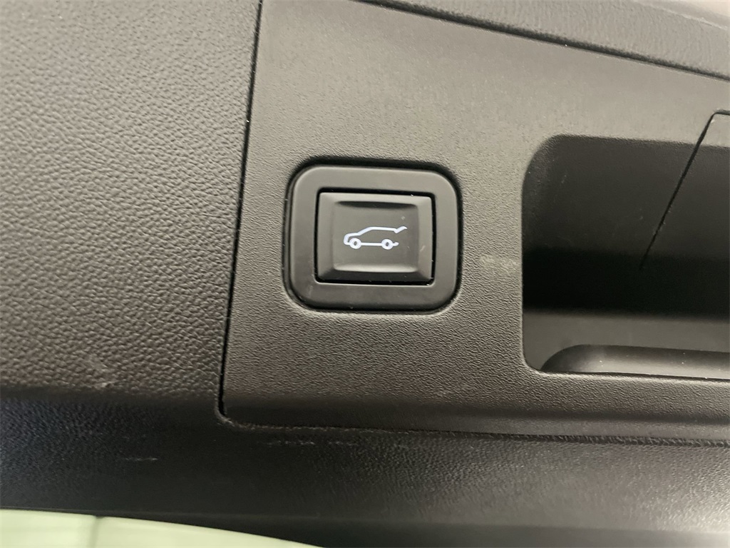 Vehicle image 31 of 32