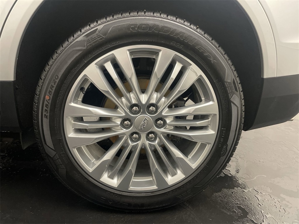 Vehicle image 28 of 32