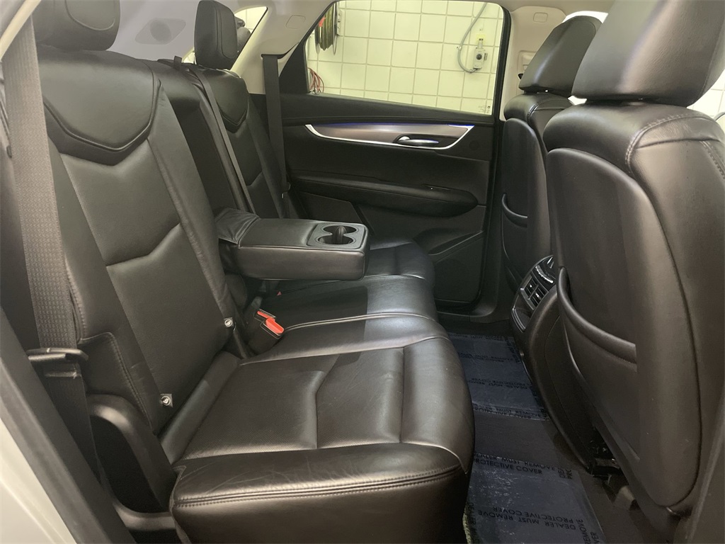 Vehicle image 22 of 32