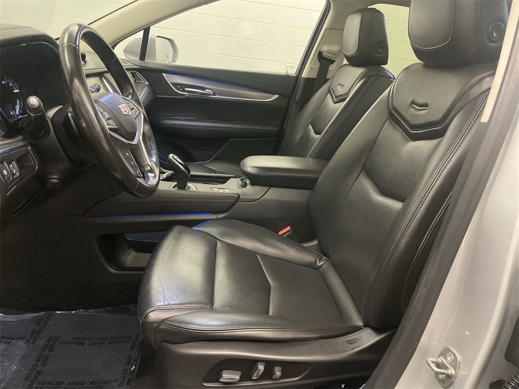 Vehicle image 14 of 32