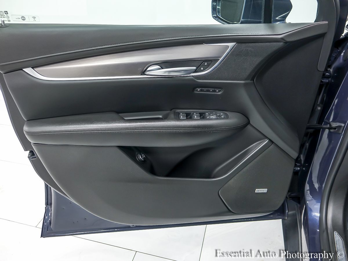 Vehicle image 26 of 37