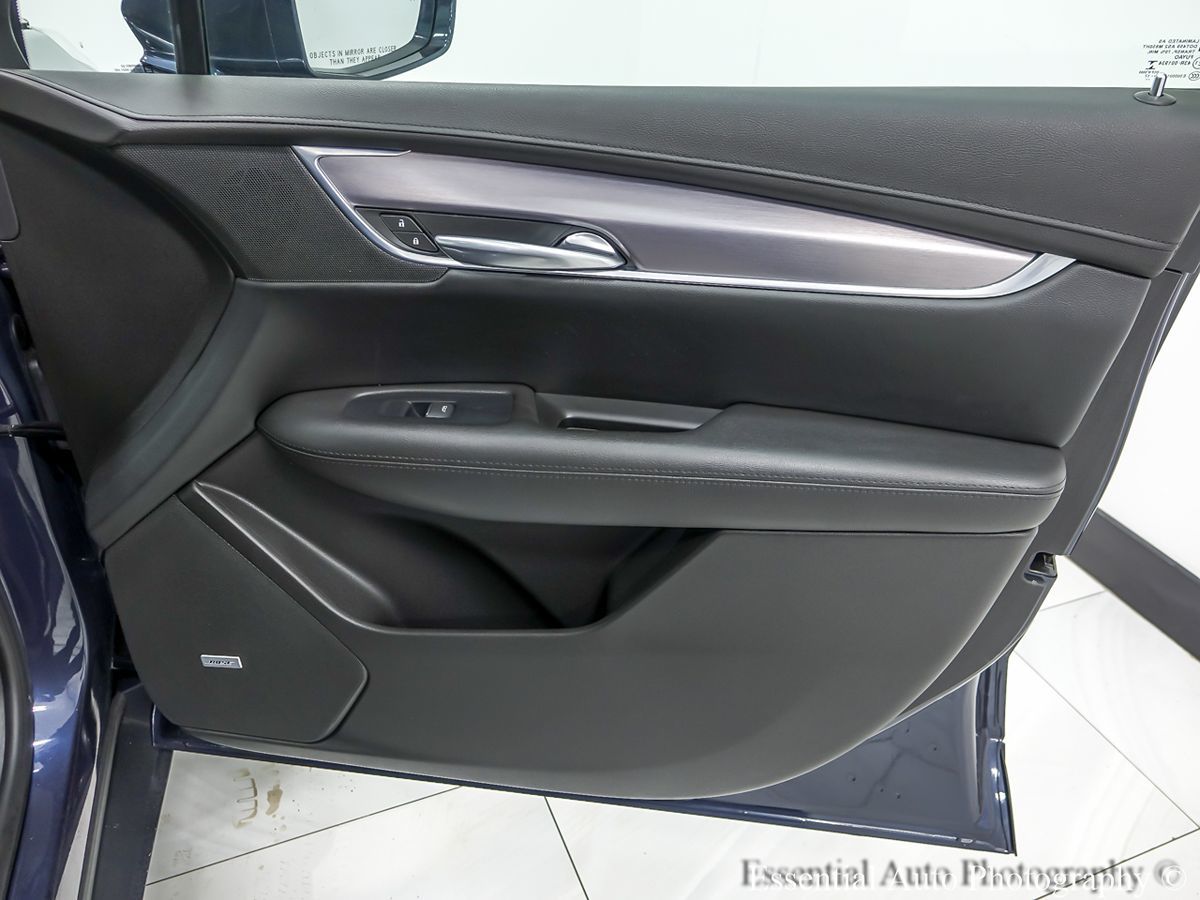 Vehicle image 32 of 37