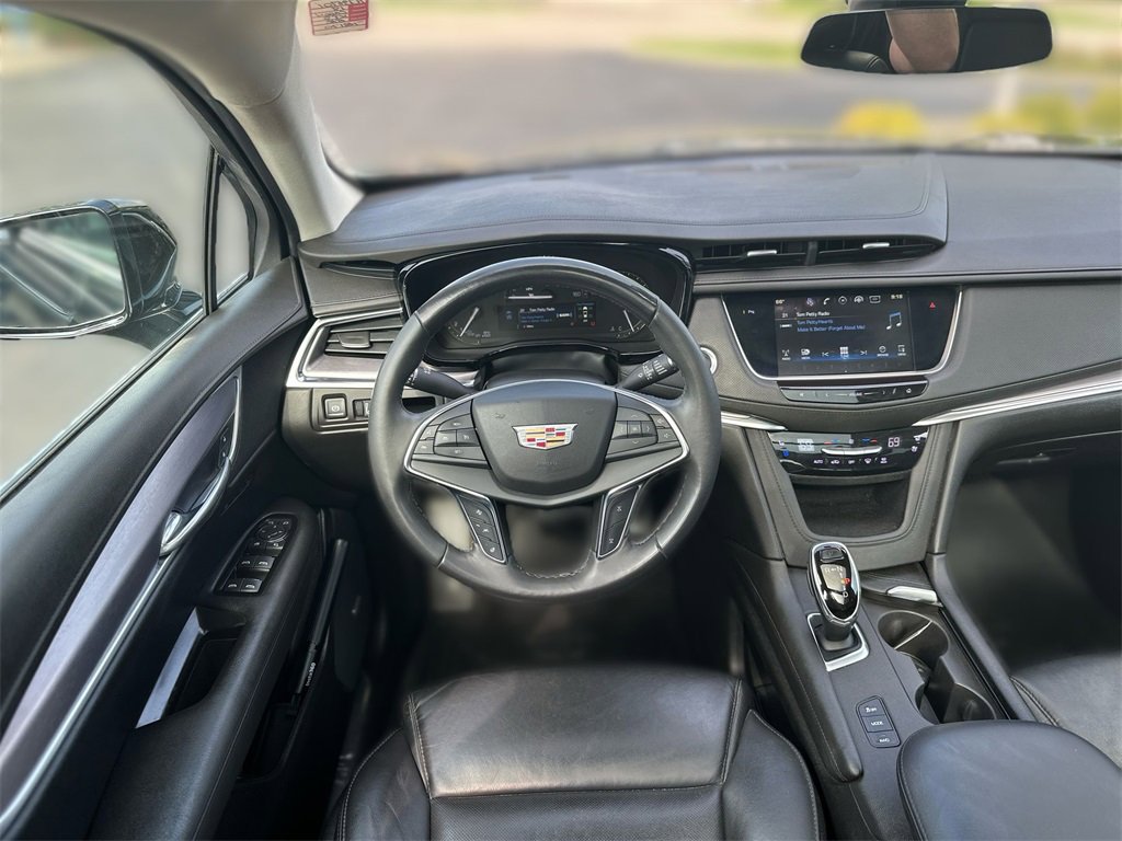Vehicle image 11 of 25