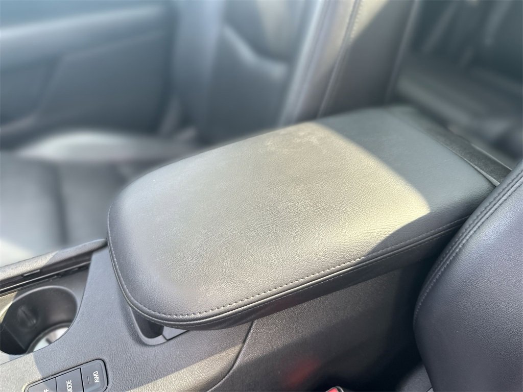 Vehicle image 22 of 25