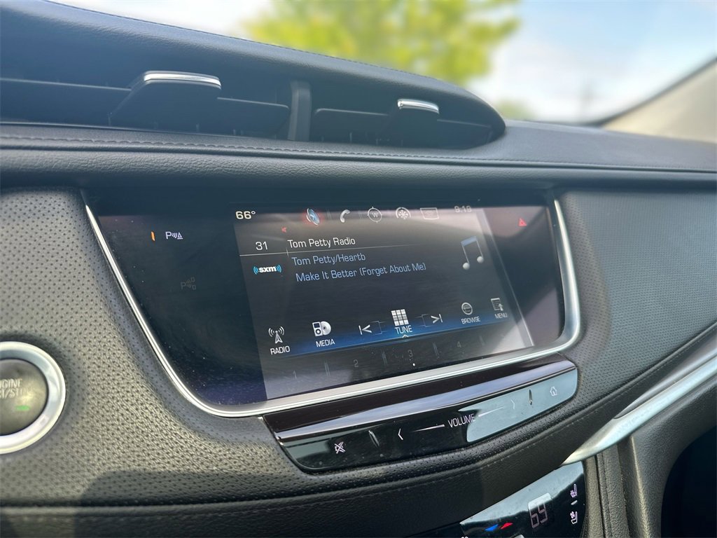 Vehicle image 12 of 25