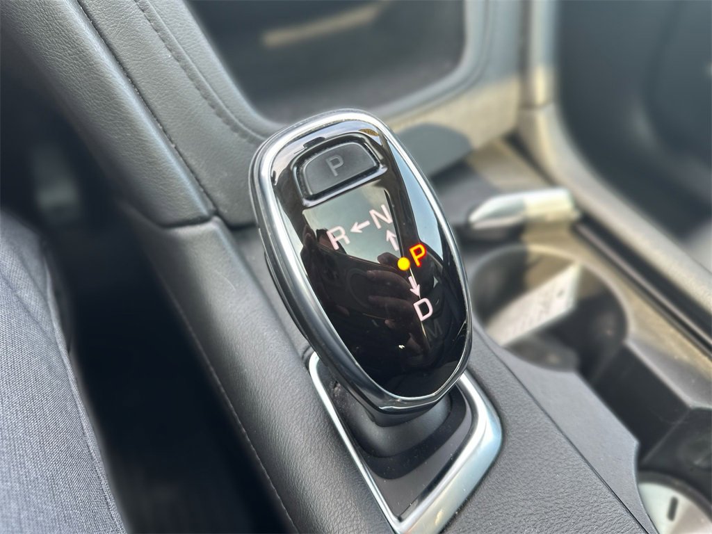 Vehicle image 21 of 25