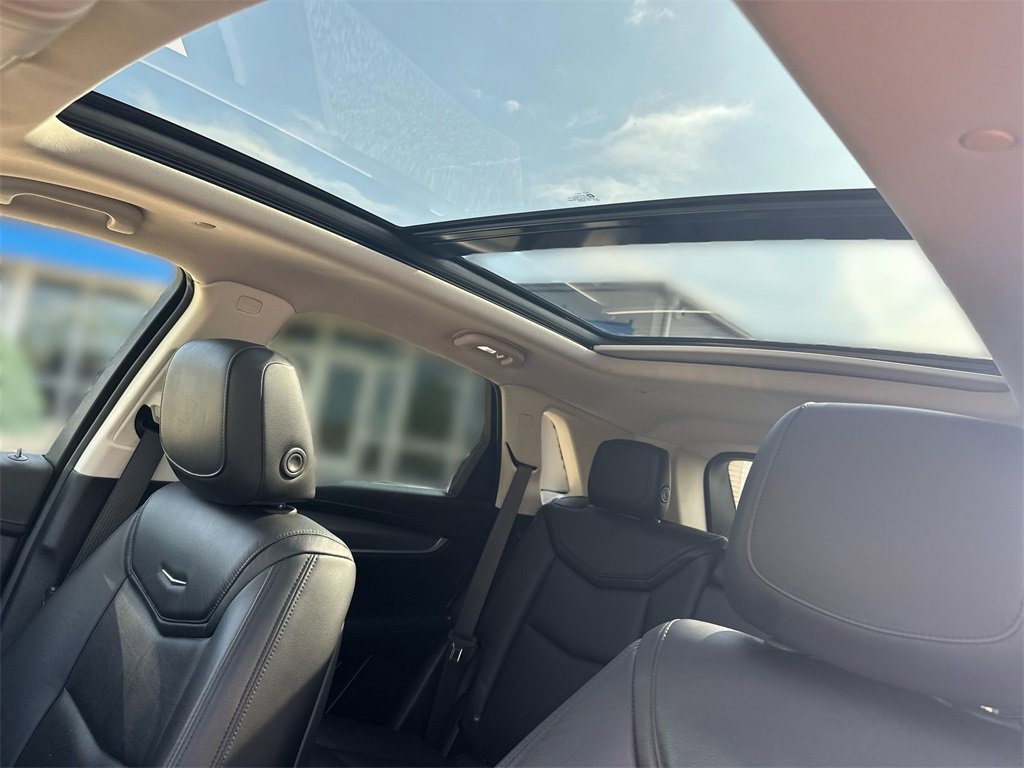 Vehicle image 16 of 25