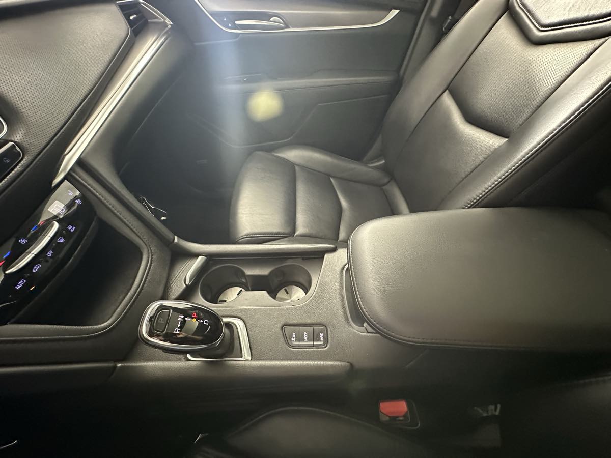 Vehicle image 39 of 46