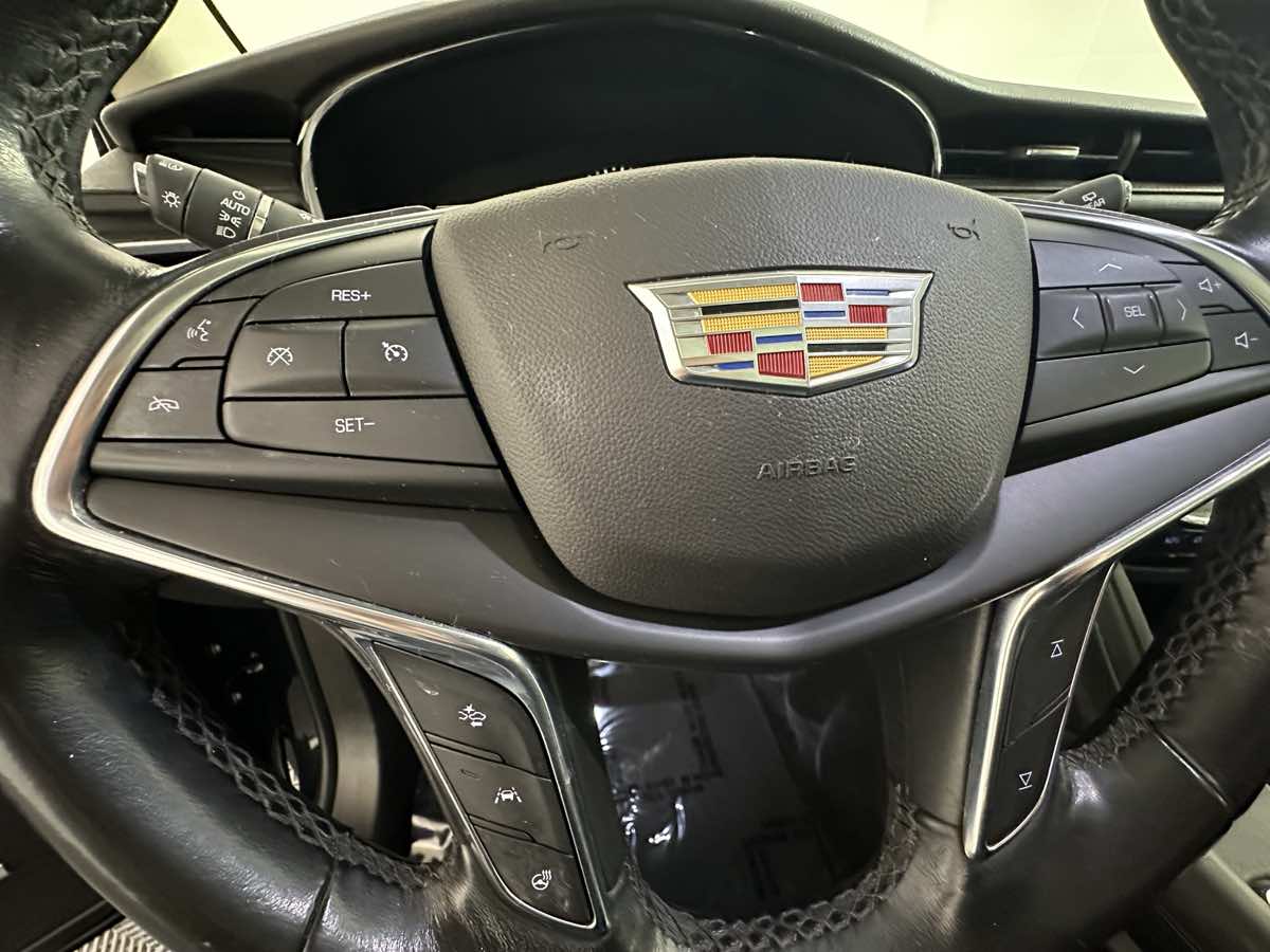 Vehicle image 31 of 46