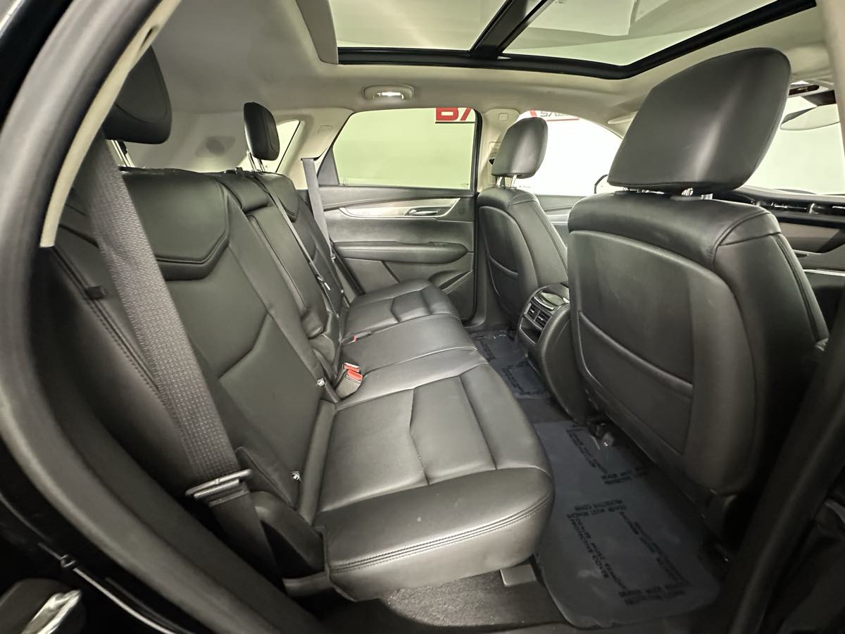 Vehicle image 27 of 46