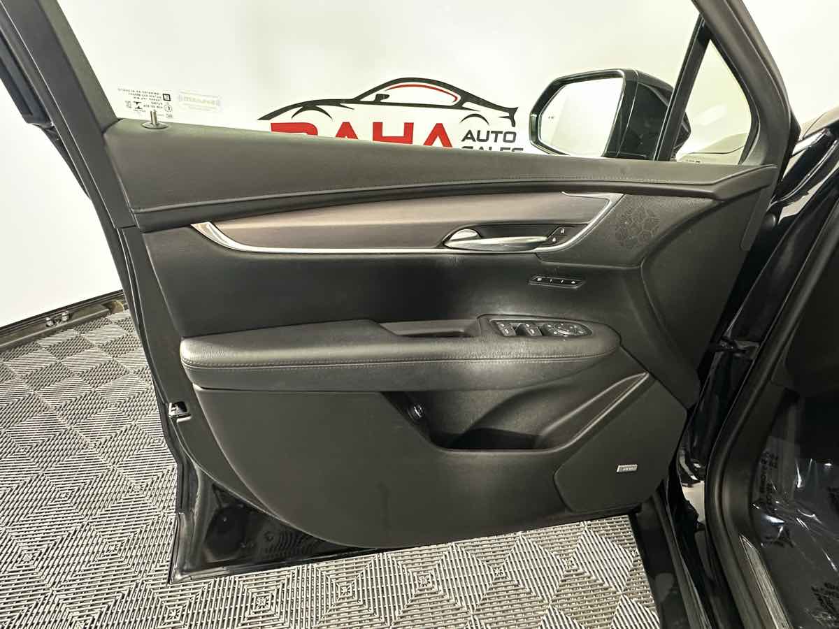 Vehicle image 16 of 46