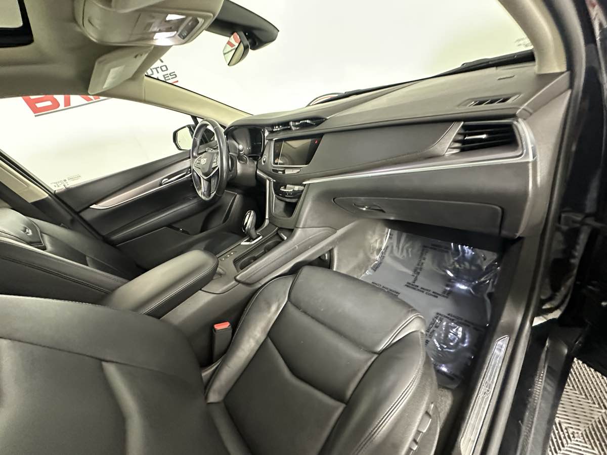 Vehicle image 23 of 46