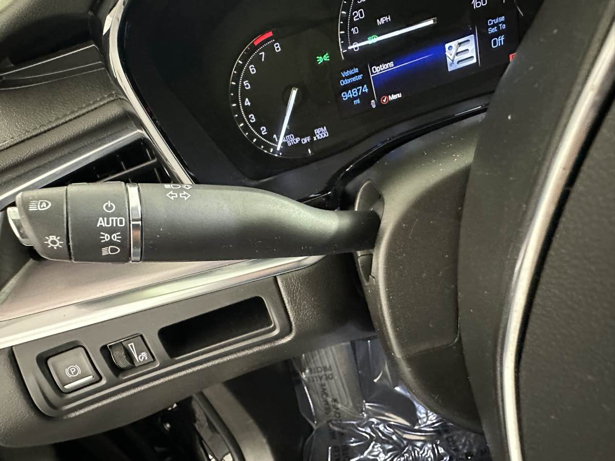 Vehicle image 33 of 46