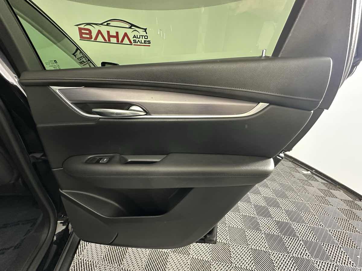 Vehicle image 19 of 46