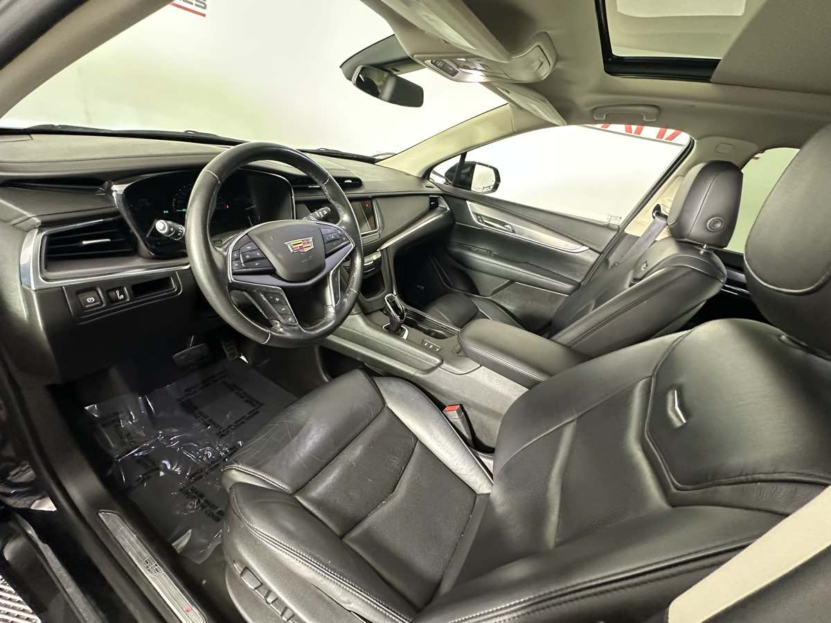 Vehicle image 22 of 46