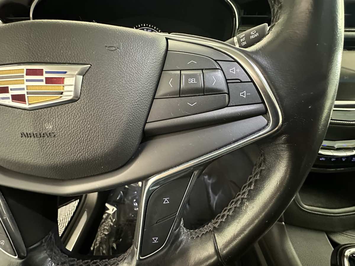Vehicle image 32 of 46