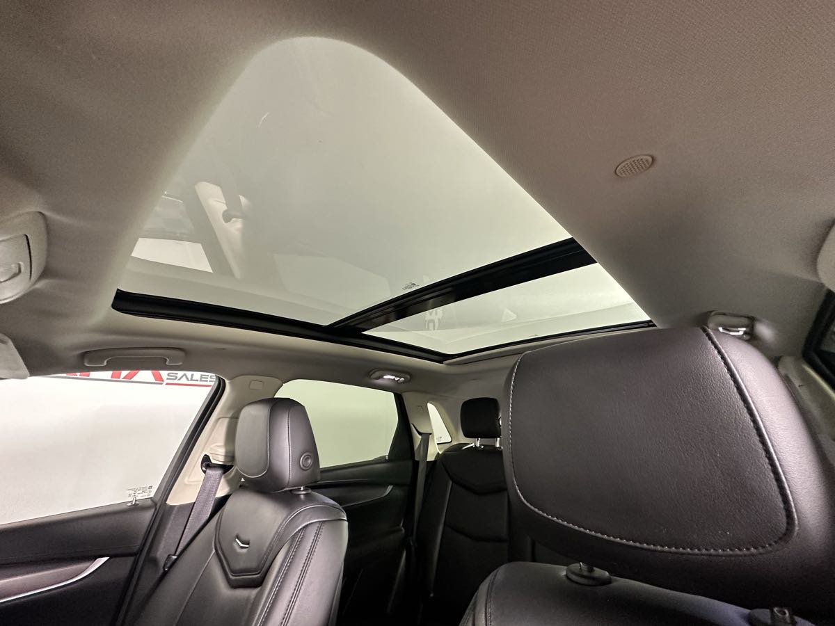Vehicle image 25 of 46
