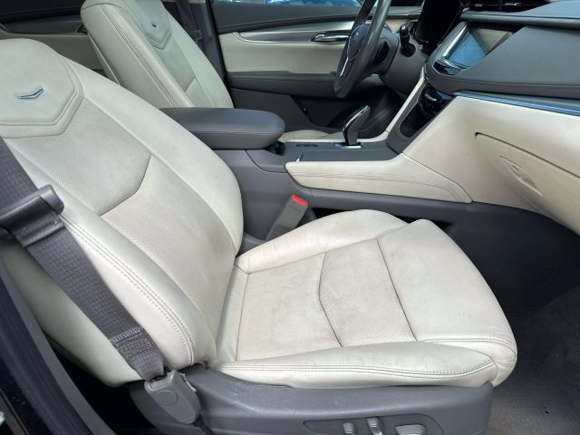 Vehicle image 9 of 28