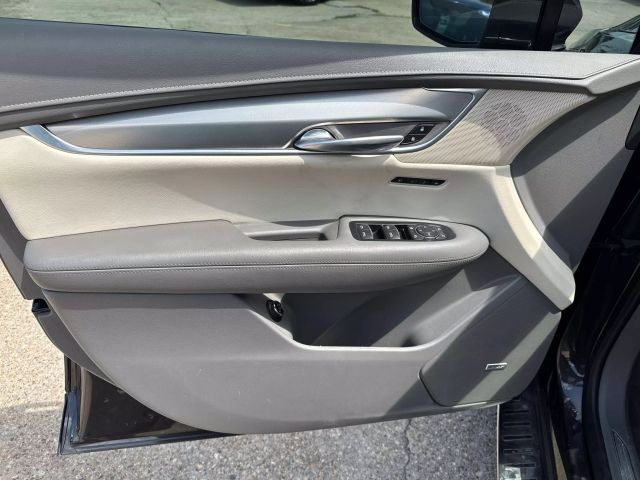 Vehicle image 22 of 28