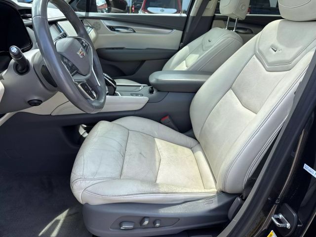 Vehicle image 10 of 28
